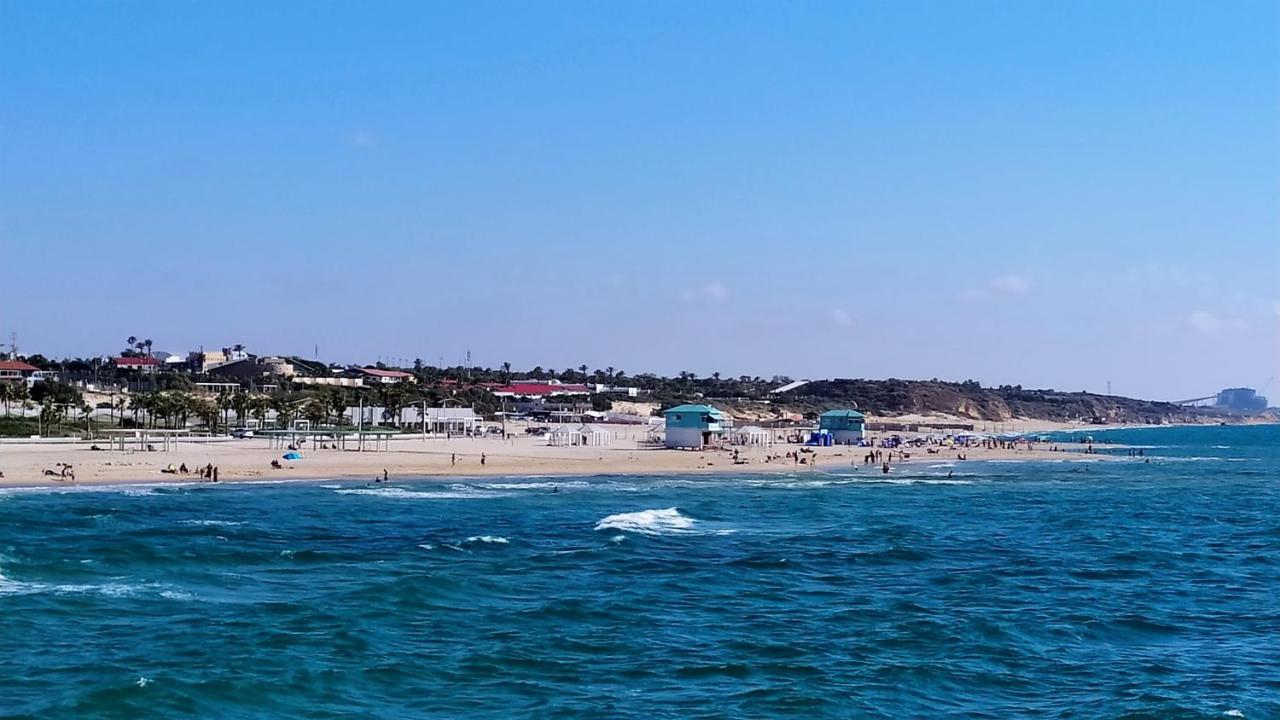 On The Sea Apartment Ashkelon Bagian luar foto