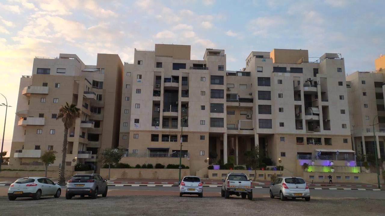 On The Sea Apartment Ashkelon Bagian luar foto