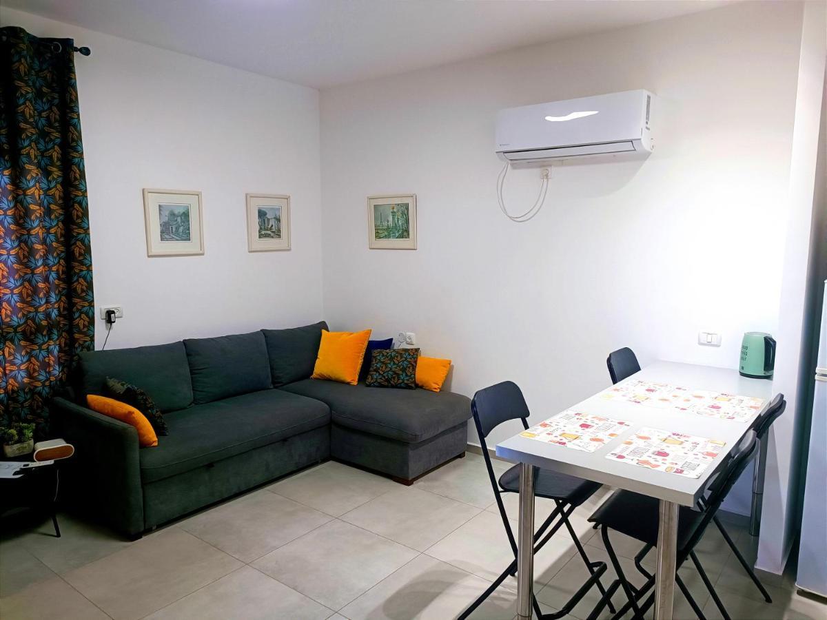 On The Sea Apartment Ashkelon Bagian luar foto