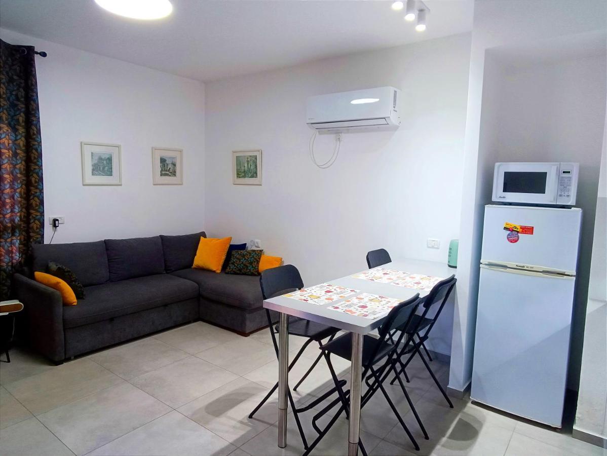 On The Sea Apartment Ashkelon Bagian luar foto