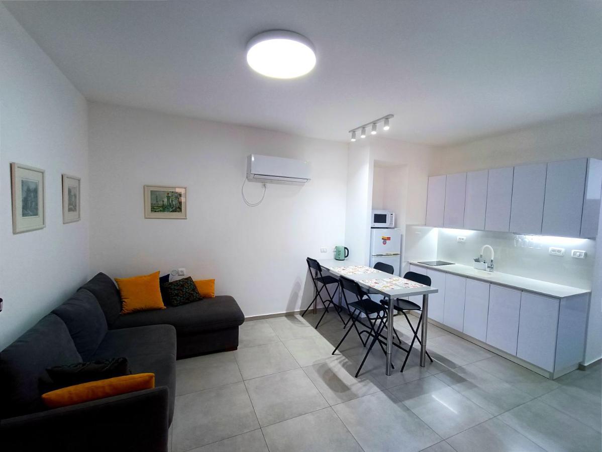 On The Sea Apartment Ashkelon Bagian luar foto